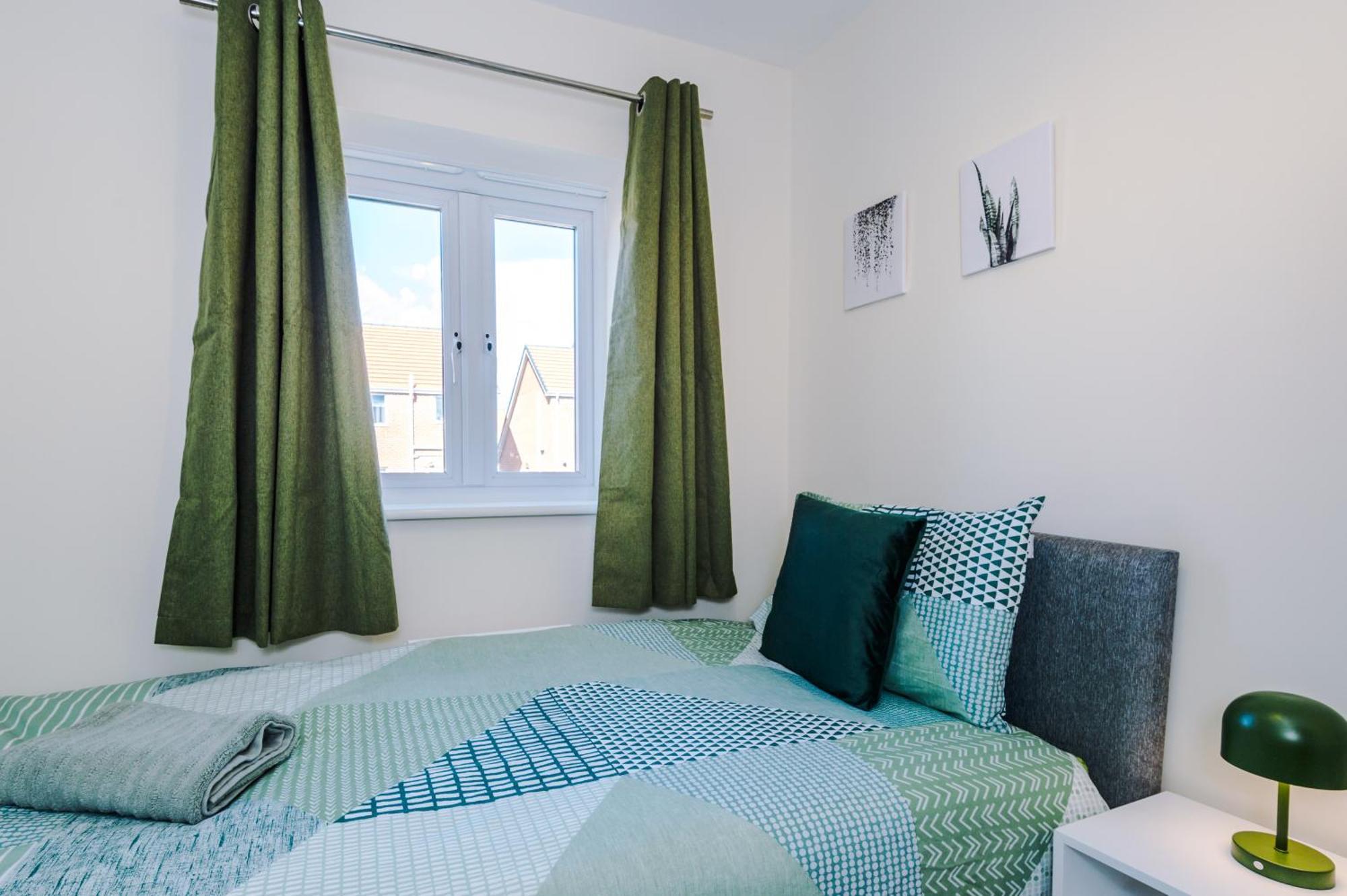 Modern Semi Detached In A Quiet Location, Driveway Parking Vila Ewloe Exterior foto